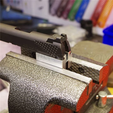 Szánrögzítő blokk satuhoz, 1911/2011 pisztolyokhoz